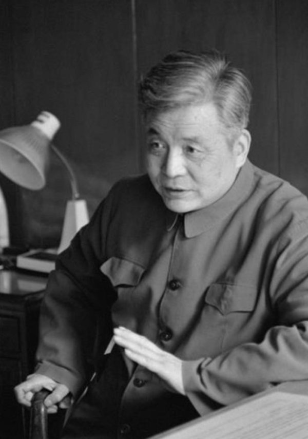 开云体育(中国)官方网站当蘑菇云缓慢起飞的那刹那间-开云「中国」kaiyun网页版登录入口